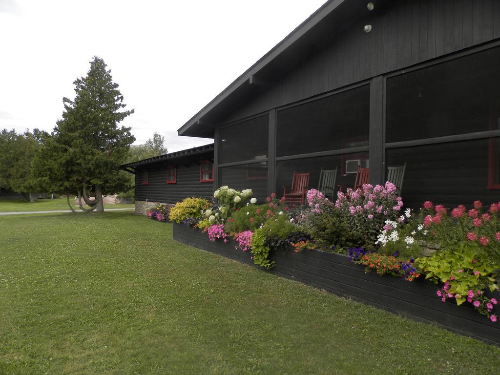 Killarney Mountain Lodge Exterior photo