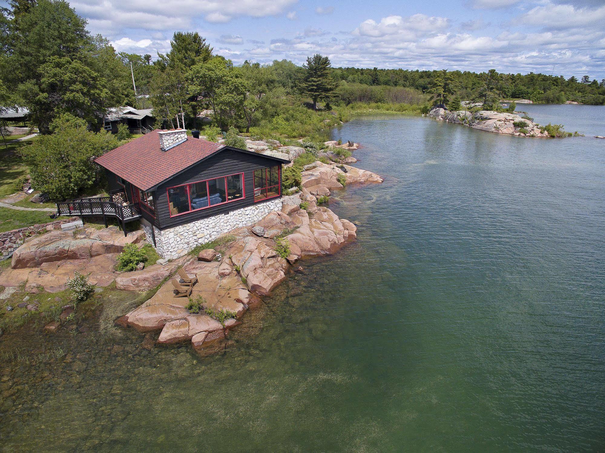 Killarney Mountain Lodge Exterior photo